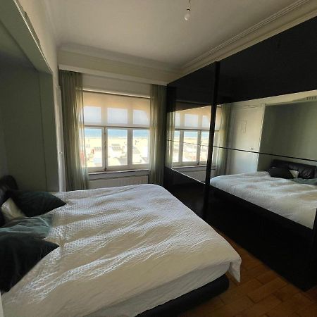 Uniek Appartement Op De Zeedijk Met Parking Oostende Exterior foto