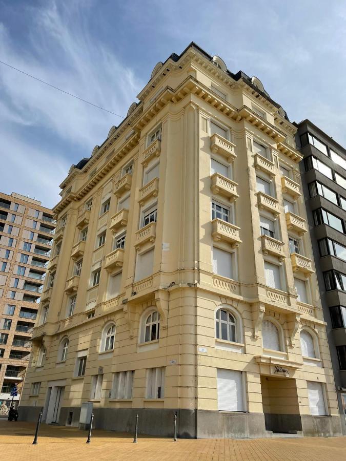 Uniek Appartement Op De Zeedijk Met Parking Oostende Exterior foto