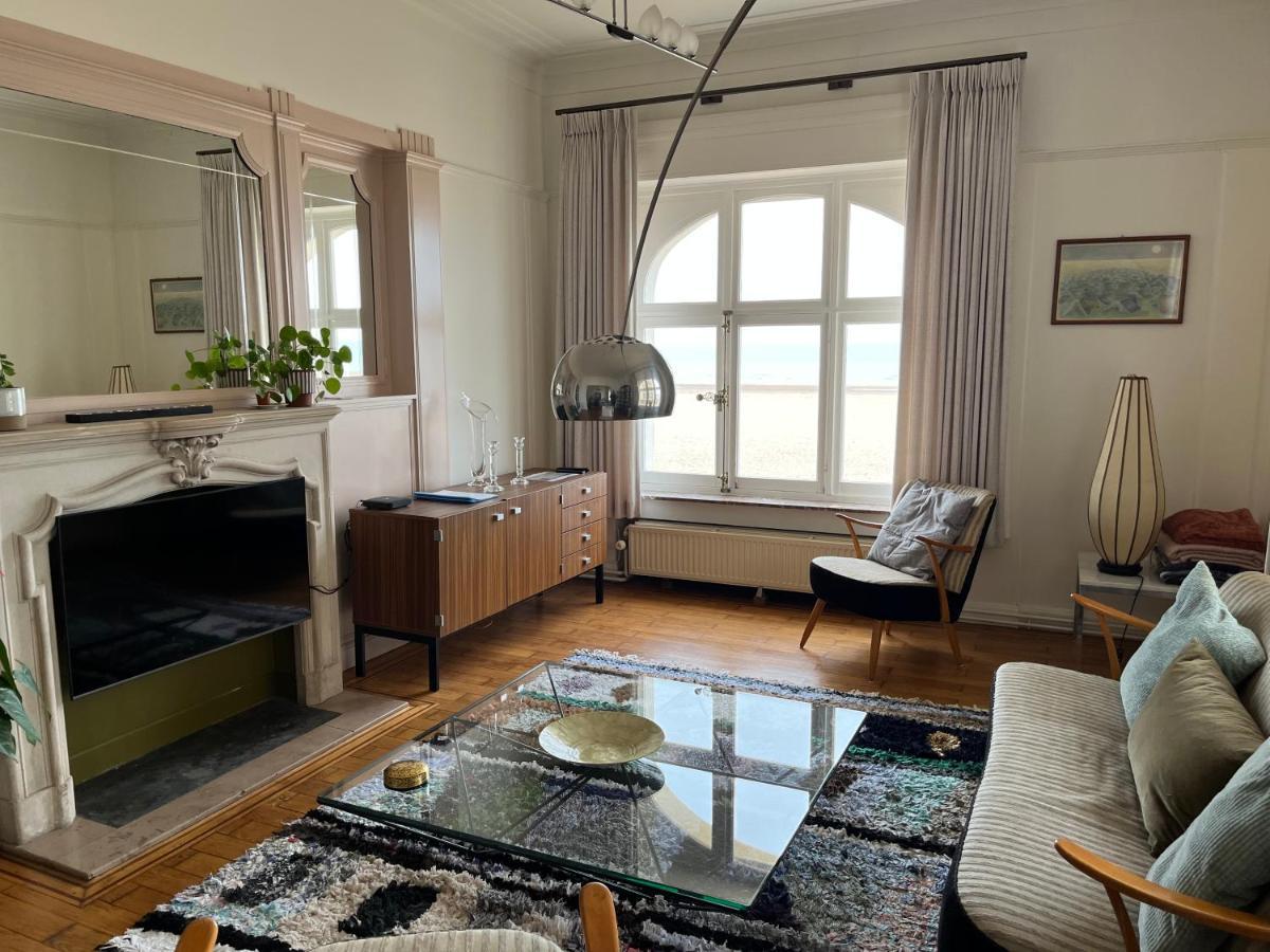 Uniek Appartement Op De Zeedijk Met Parking Oostende Exterior foto